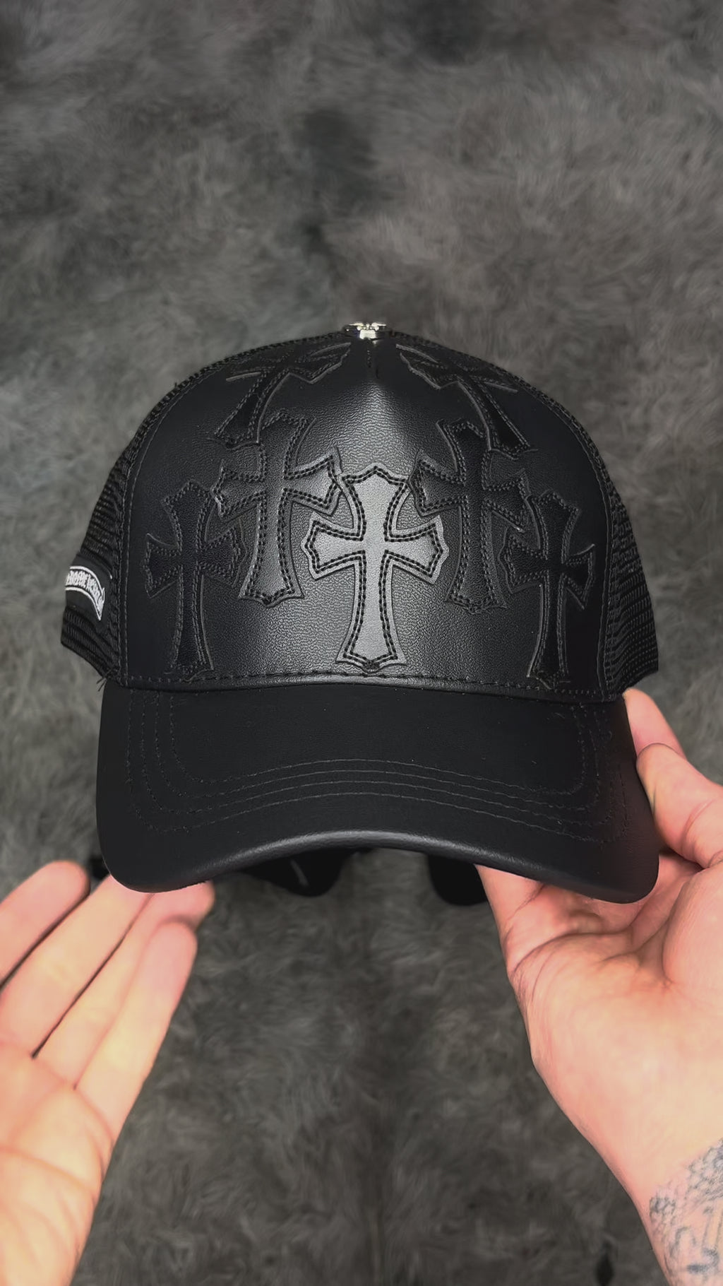 Gorro chrome hearts cruz cuero