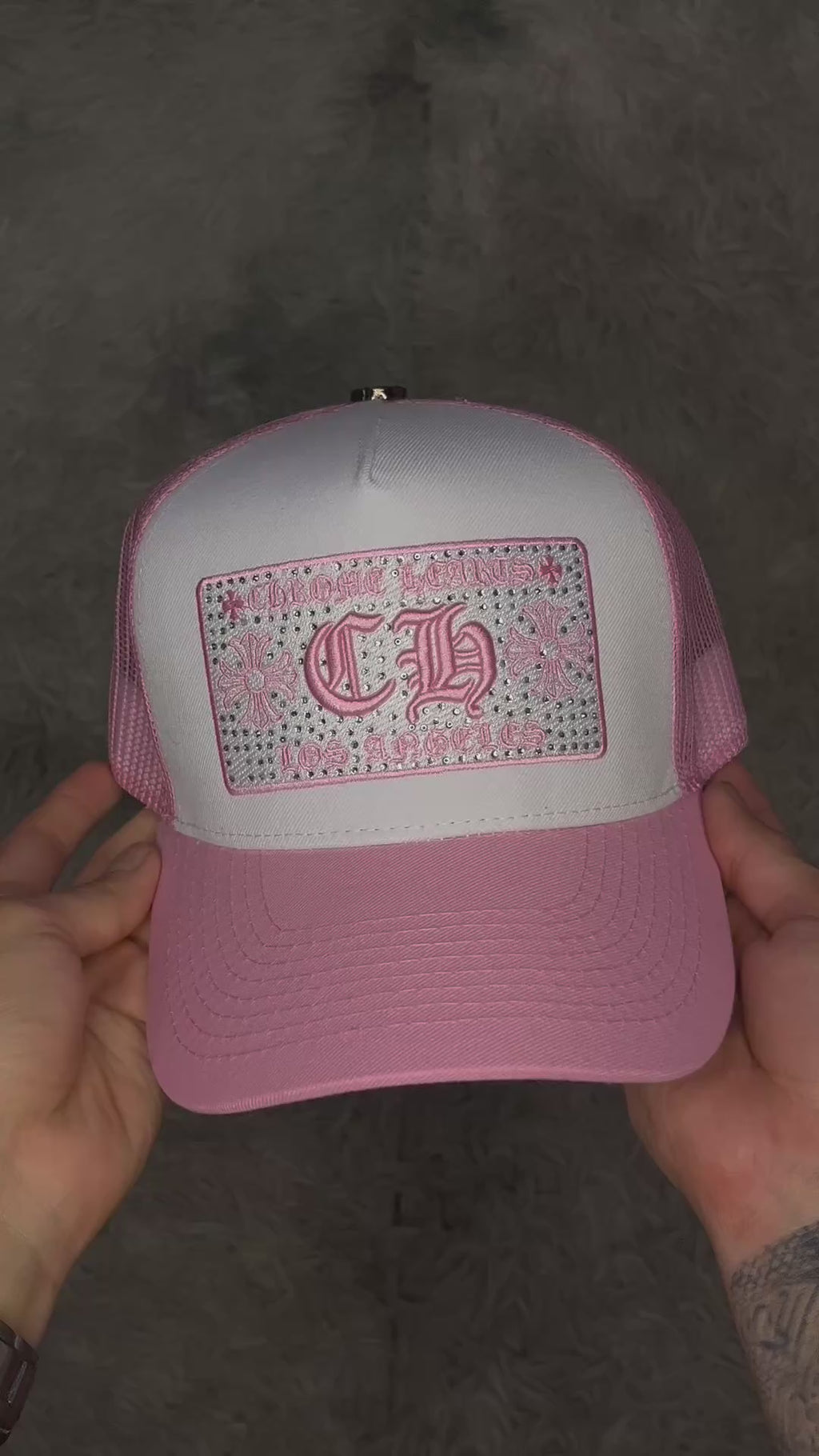 Gorro chrome hearts big logo rosado