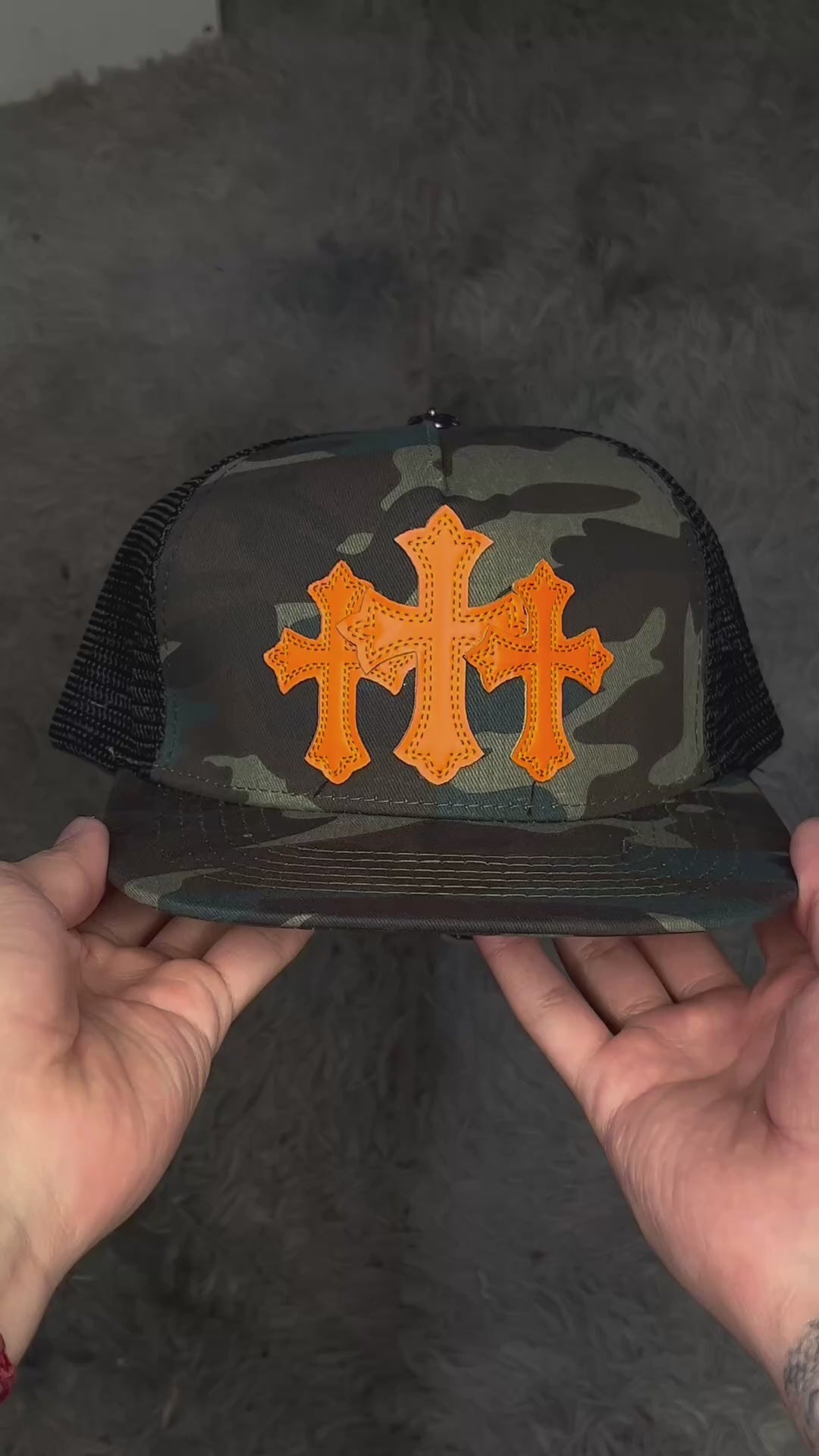 Gorro Chrome hearts militar  “cruz naranja” plano
