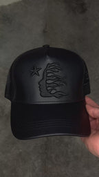 Gorro hellstar logo curvo cuero