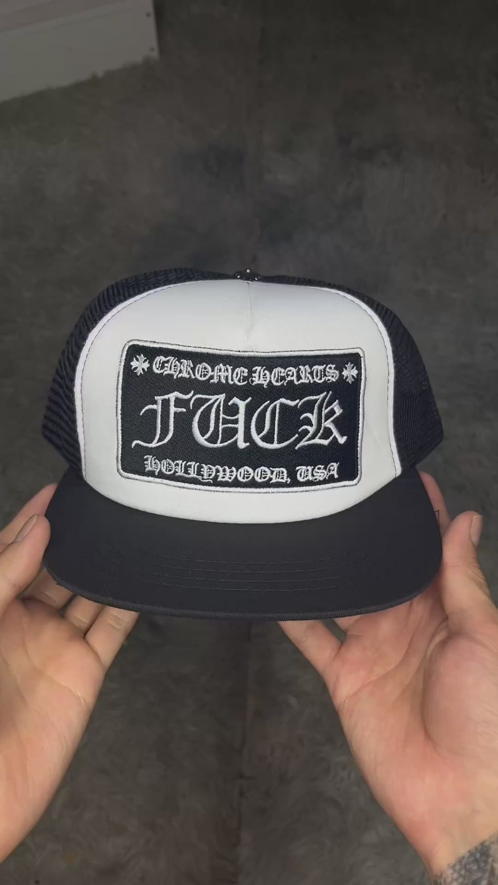 Gorro Chrome hearts white/black “Fxck” plano