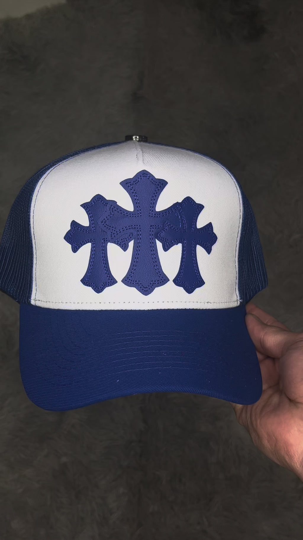 Gorro chrome hearts curvo azul